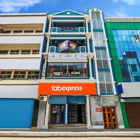 Fabexpress Santhi Inn - 500 Meters From Promenade Beach Pondicherry Exterior foto