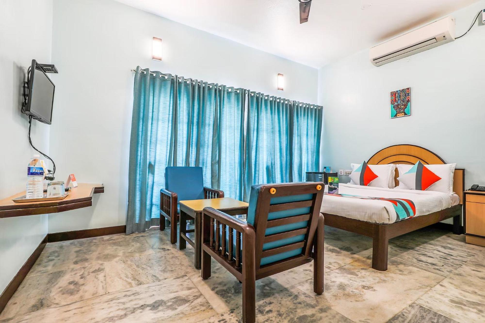 Fabexpress Santhi Inn - 500 Meters From Promenade Beach Pondicherry Exterior foto
