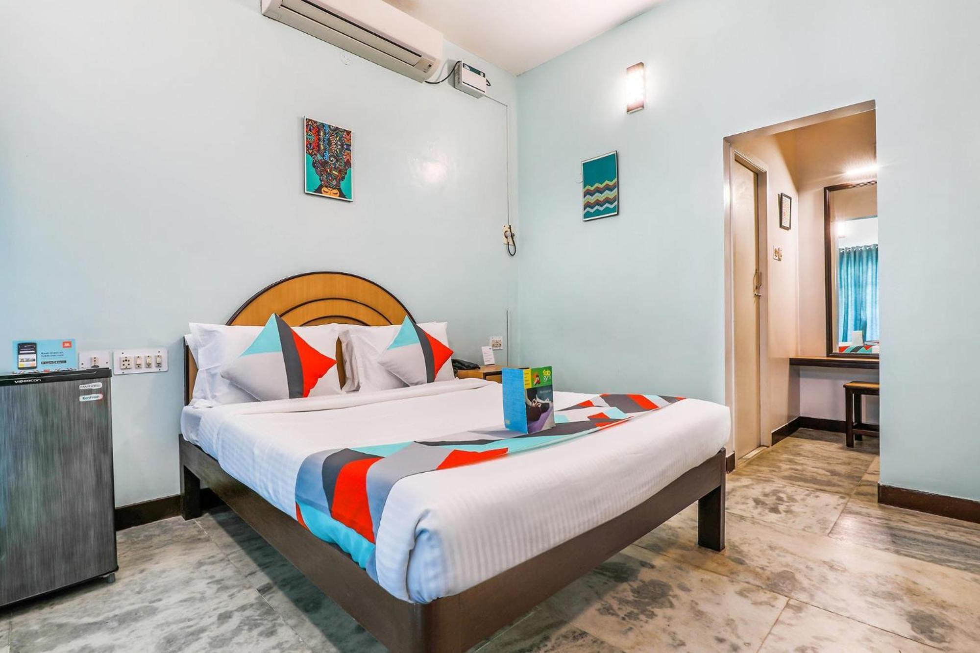 Fabexpress Santhi Inn - 500 Meters From Promenade Beach Pondicherry Exterior foto