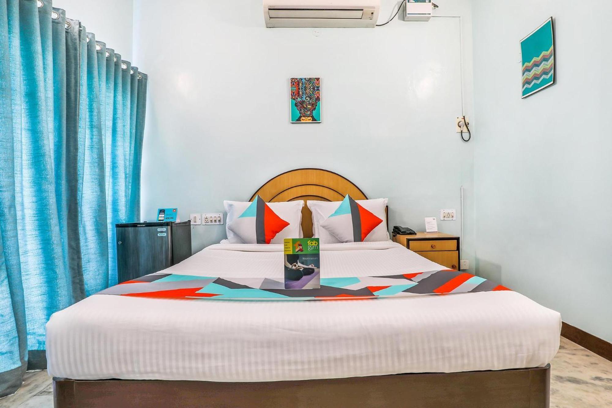 Fabexpress Santhi Inn - 500 Meters From Promenade Beach Pondicherry Exterior foto