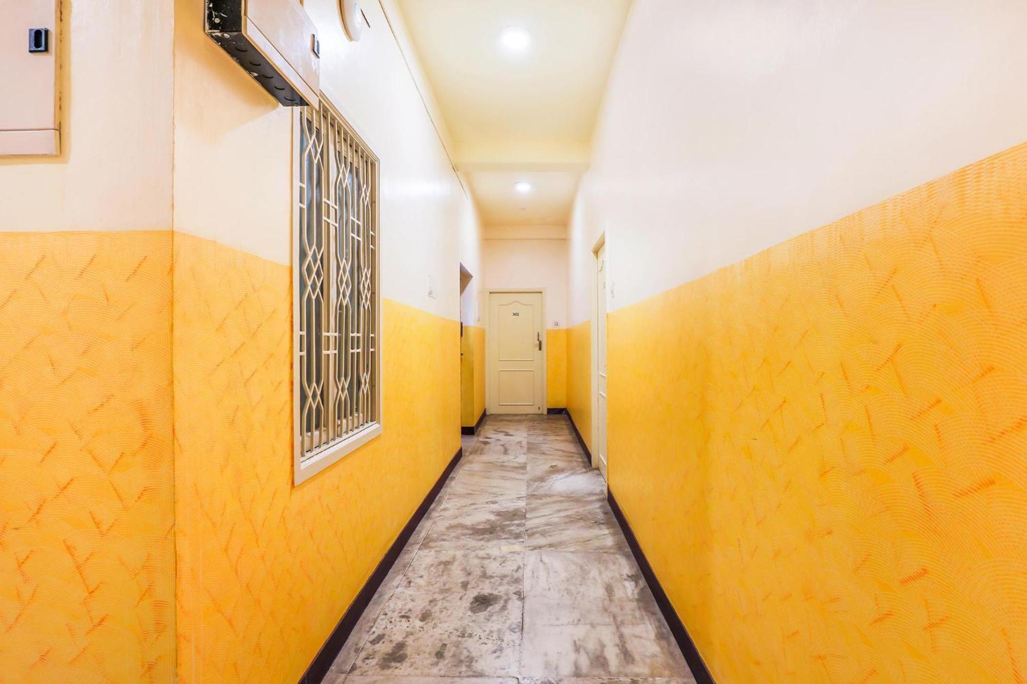 Fabexpress Santhi Inn - 500 Meters From Promenade Beach Pondicherry Exterior foto